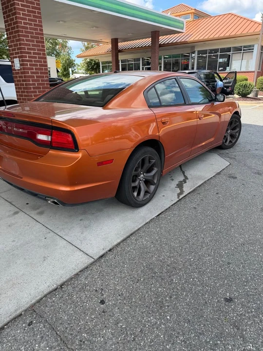 2011 Dodge Charger 7th Gen - Image 3 of 5