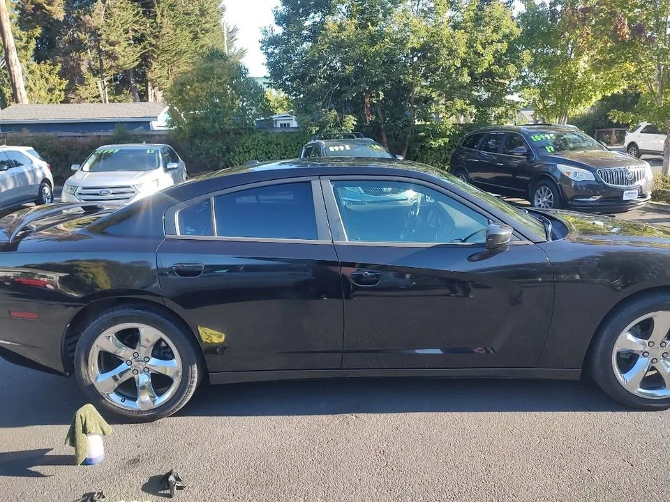 2011 Dodge Charger 7th Gen - Image 2 of 7