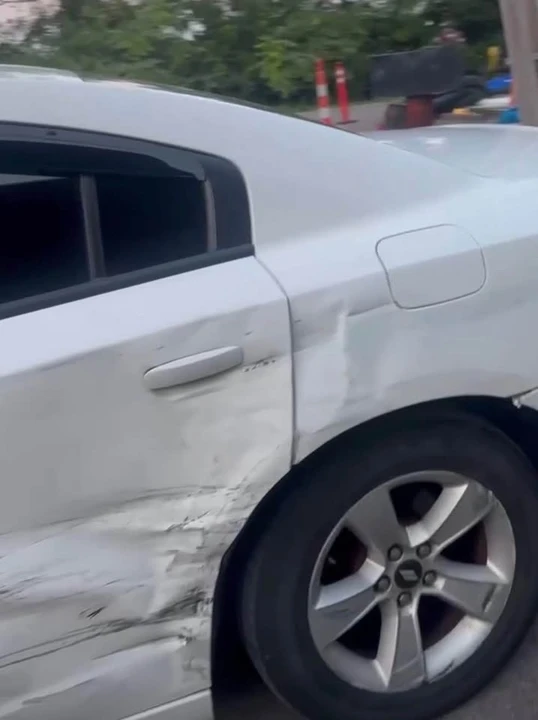 2011 Dodge Charger 7th Gen - Image 3 of 5