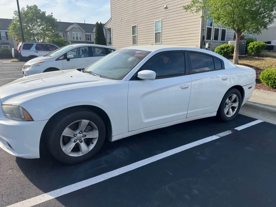 2011 Dodge Charger 7th Gen - Image 6 of 8
