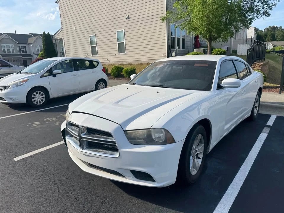 2011 Dodge Charger 7th Gen - Image 5 of 8