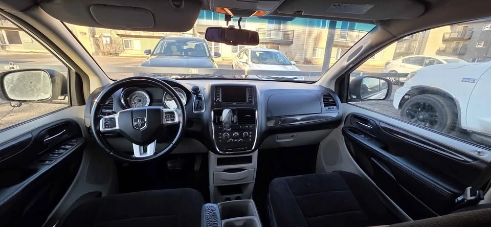 2011 Dodge Caravan - Image 5 of 10