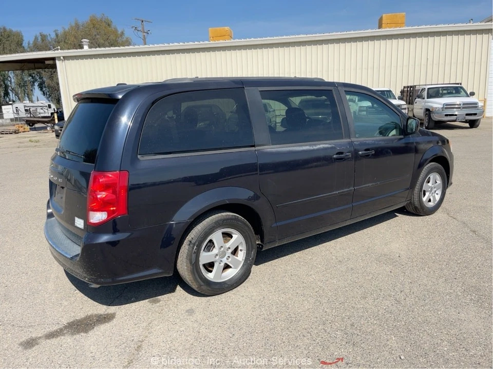 2011 Dodge Caravan - Image 4 of 12