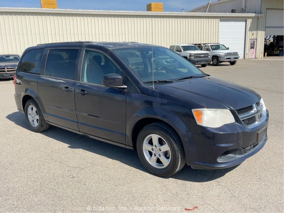 2011 Dodge Caravan - Image 2 of 12
