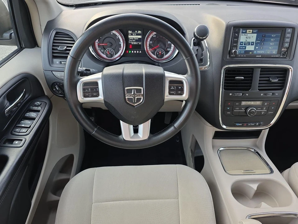 2011 Dodge Caravan - Image 6 of 21