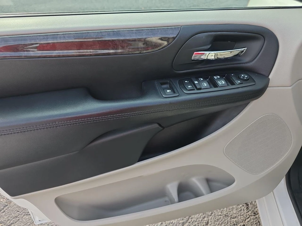 2011 Dodge Caravan - Image 5 of 21
