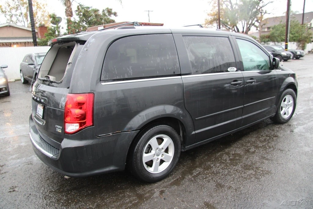 2011 Dodge Caravan - Image 5 of 21