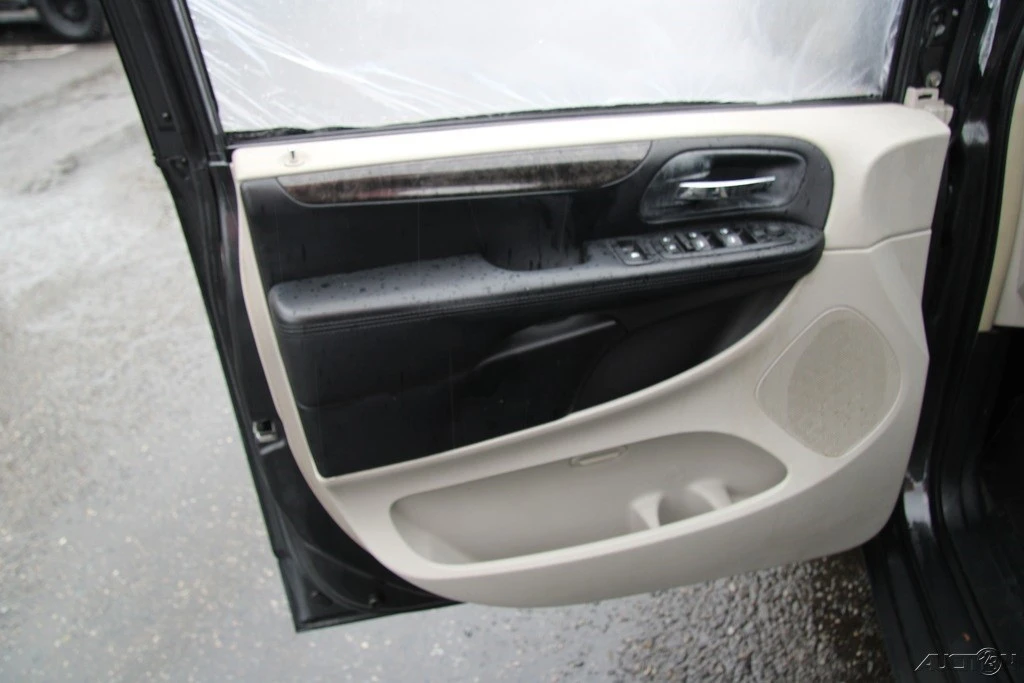 2011 Dodge Caravan - Image 10 of 21