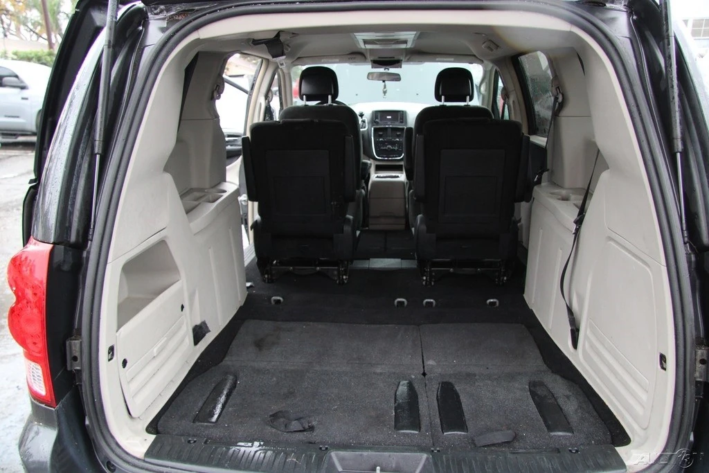 2011 Dodge Caravan - Image 17 of 21
