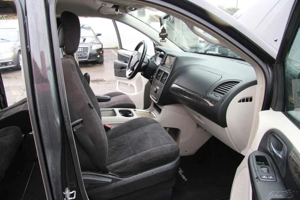 2011 Dodge Caravan - Image 20 of 21