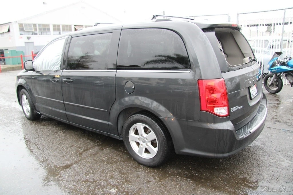 2011 Dodge Caravan - Image 3 of 21