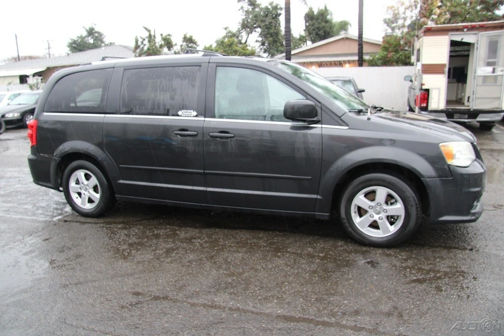 2011 Dodge Caravan - Image 6 of 21