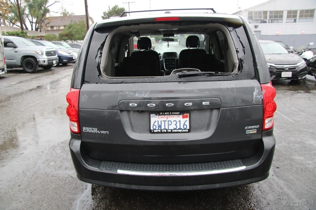 2011 Dodge Caravan - Image 4 of 21