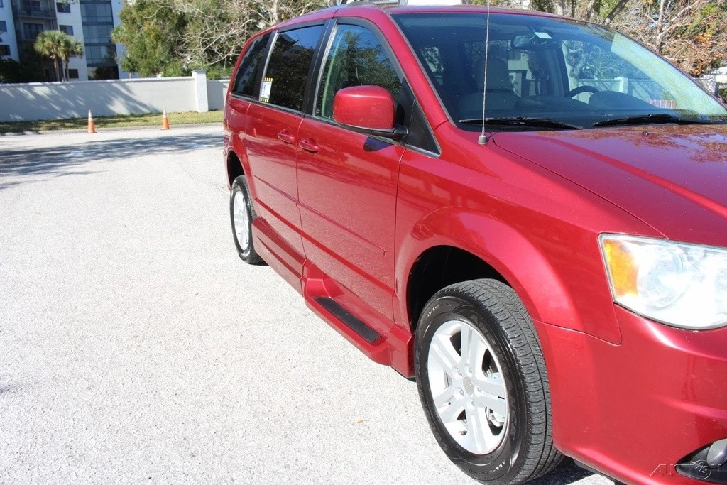 2011 Dodge Caravan - Image 17 of 21
