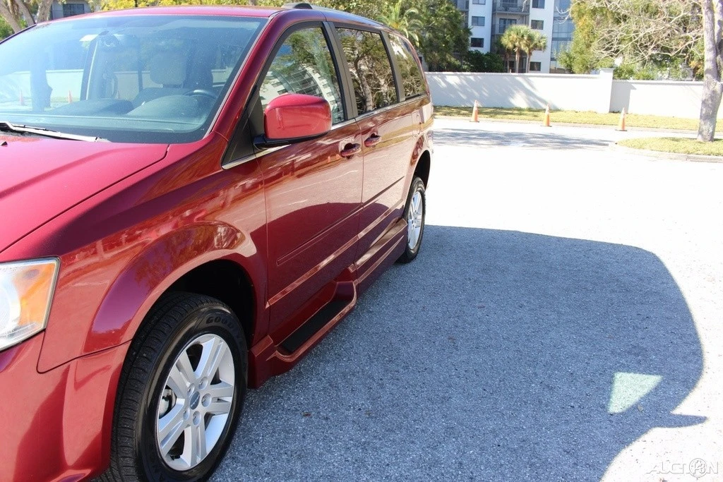 2011 Dodge Caravan - Image 19 of 21