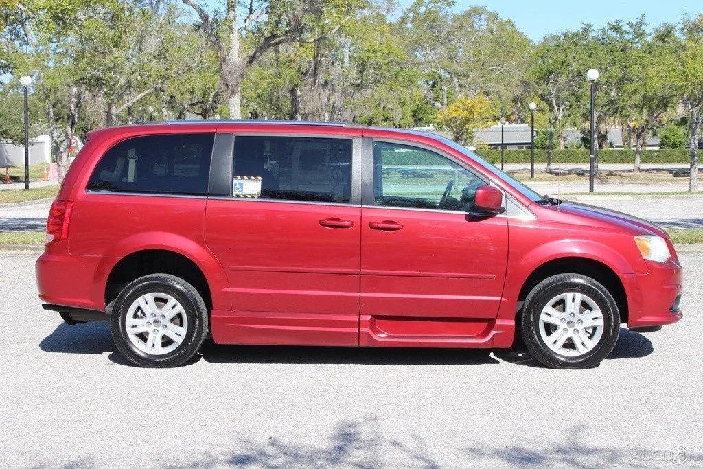 2011 Dodge Caravan - Image 16 of 21