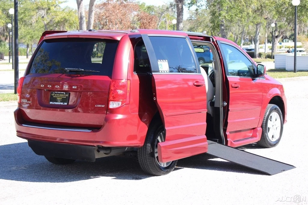 2011 Dodge Caravan - Image 3 of 21