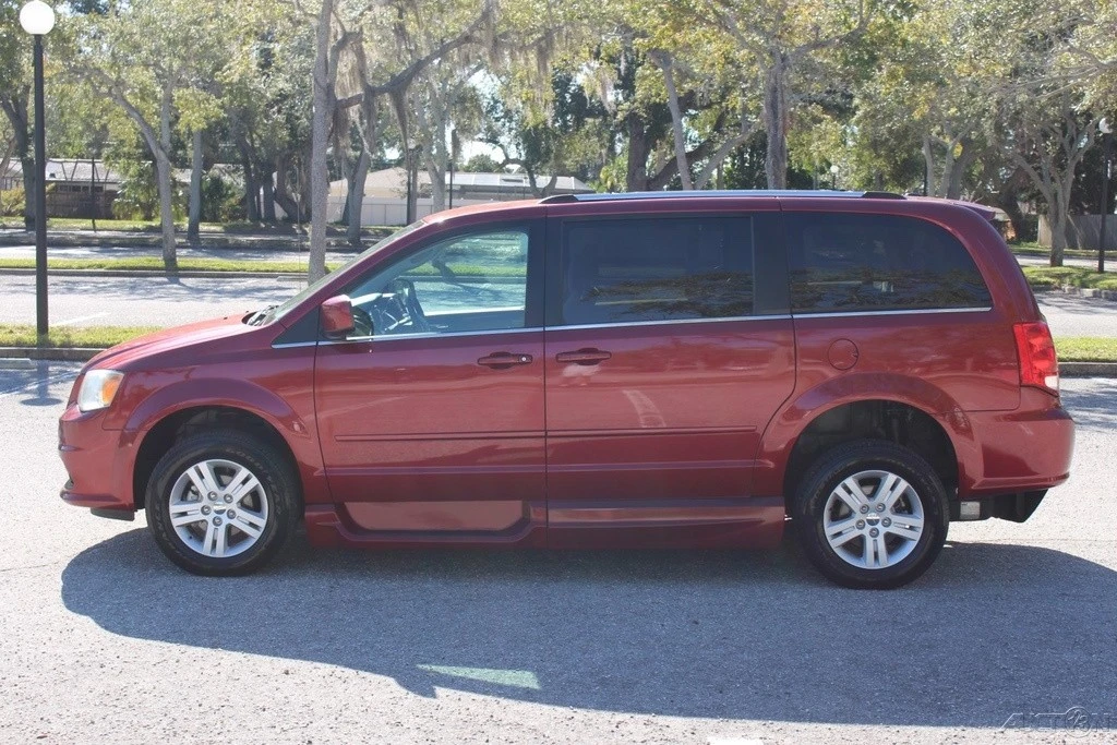 2011 Dodge Caravan - Image 11 of 21