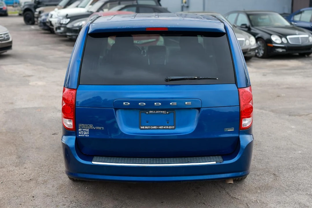 2011 Dodge Caravan - Image 9 of 21