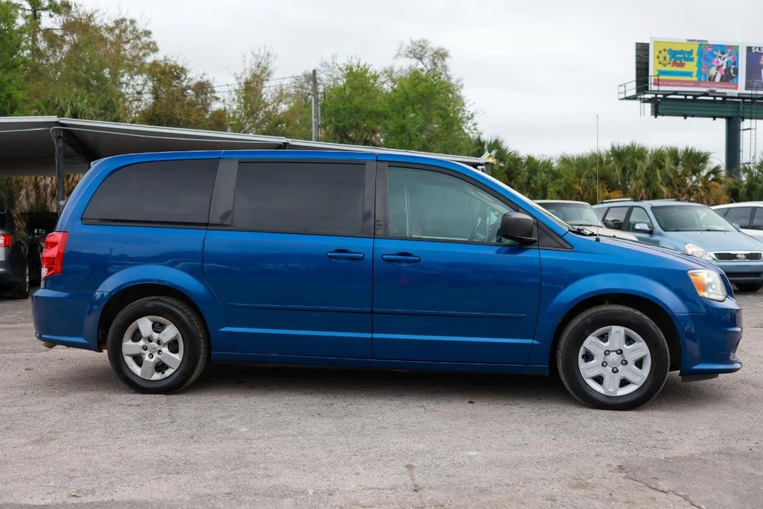 2011 Dodge Caravan - Image 13 of 21