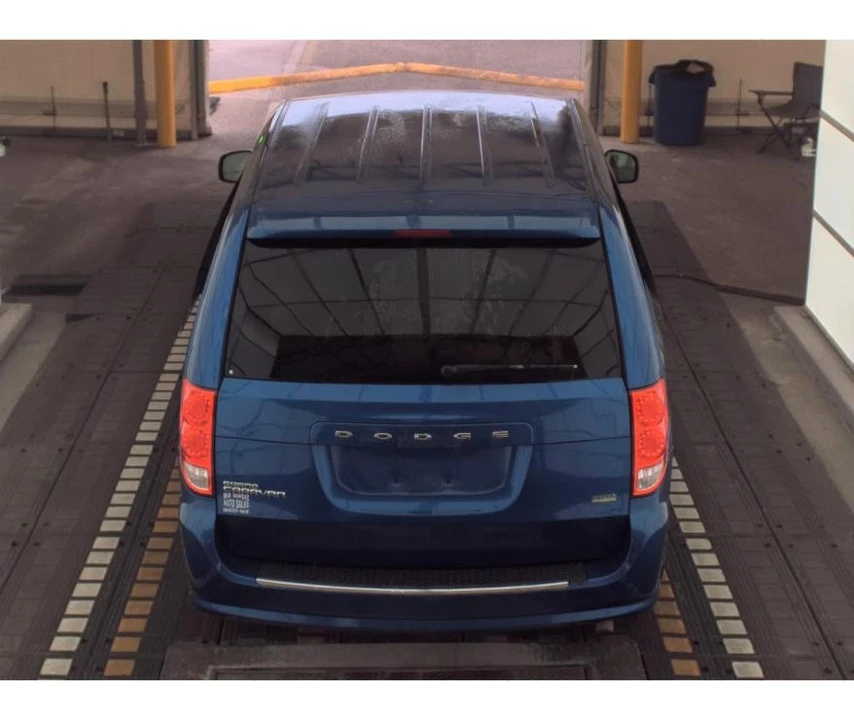 2011 Dodge Caravan - Image 6 of 12