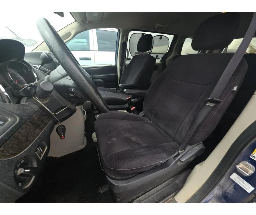 2011 Dodge Caravan - Image 9 of 12