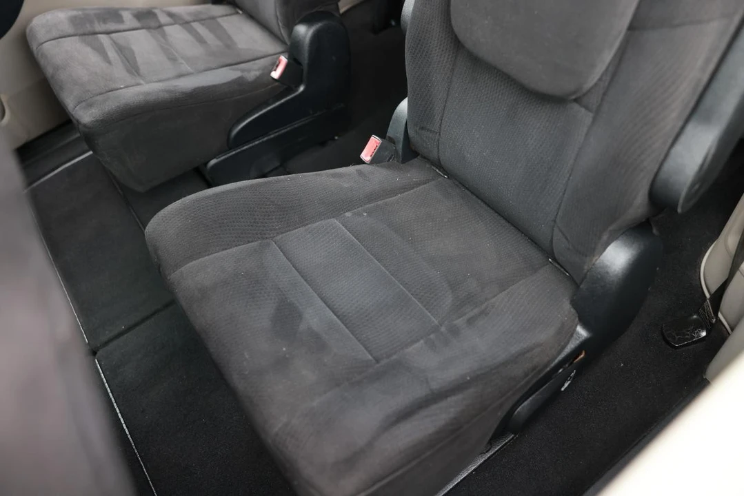 2011 Dodge Caravan - Image 10 of 21