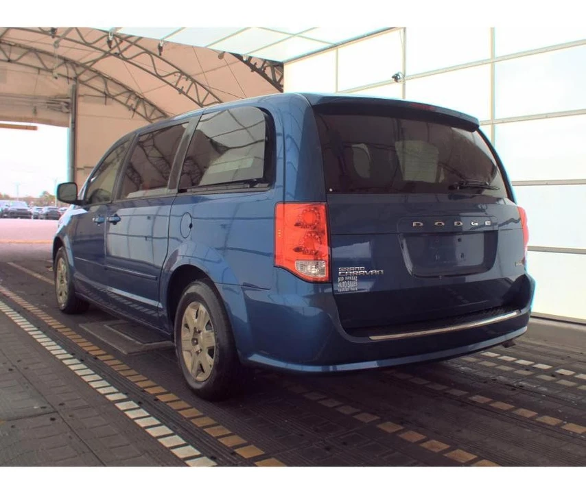 2011 Dodge Caravan - Image 8 of 12