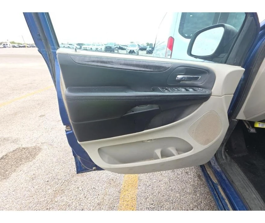 2011 Dodge Caravan - Image 11 of 12