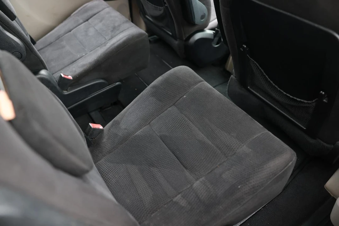 2011 Dodge Caravan - Image 12 of 21