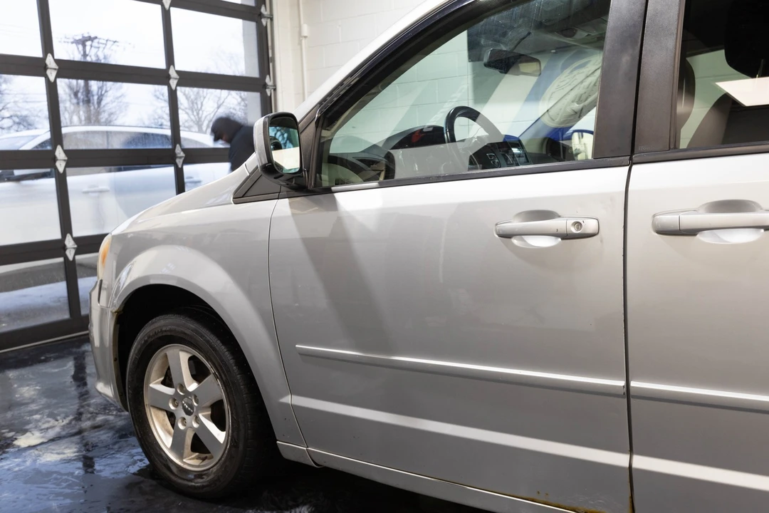 2011 Dodge Caravan - Image 3 of 12