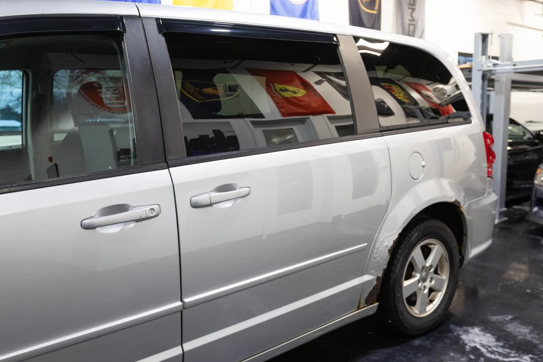 2011 Dodge Caravan - Image 6 of 12