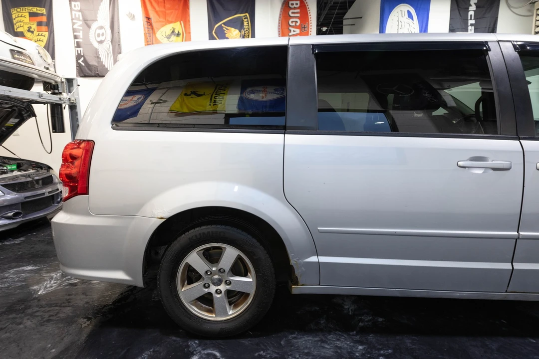 2011 Dodge Caravan - Image 12 of 12