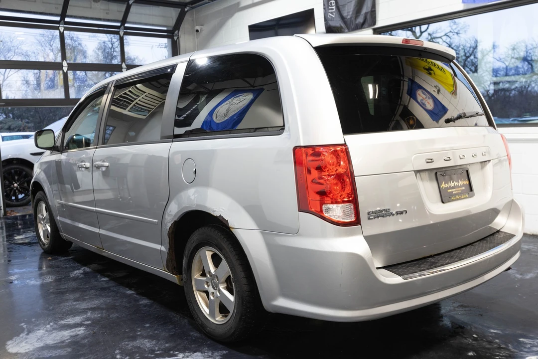 2011 Dodge Caravan - Image 7 of 12
