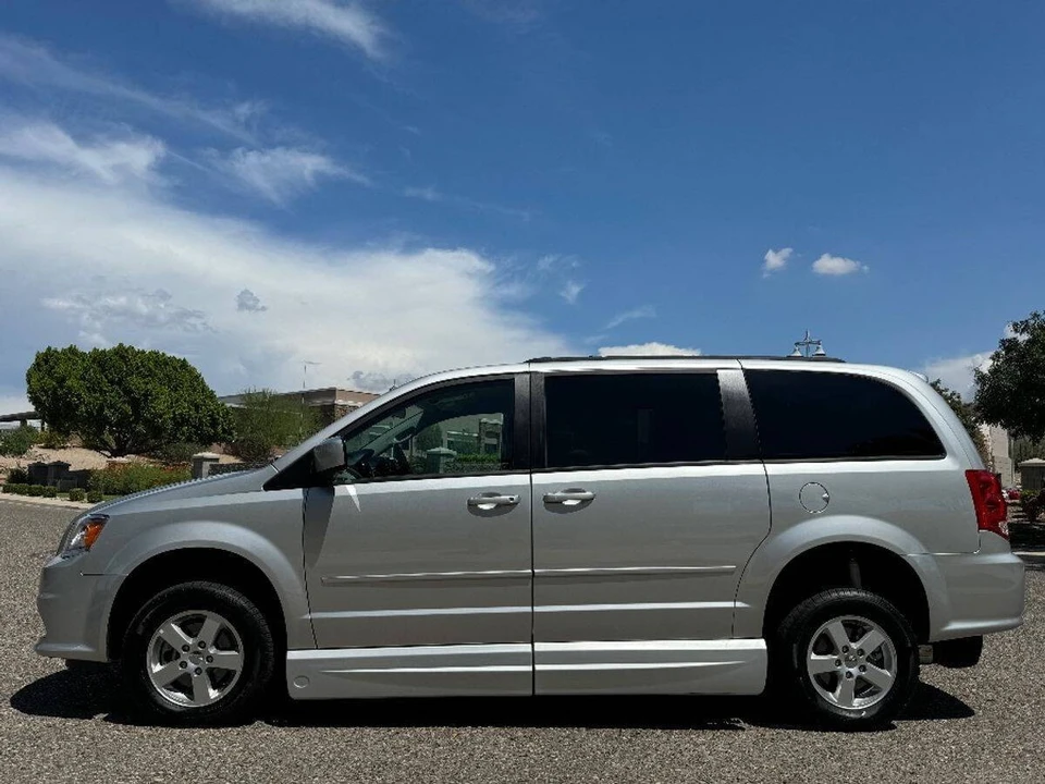 2011 Dodge Caravan - Image 11 of 15