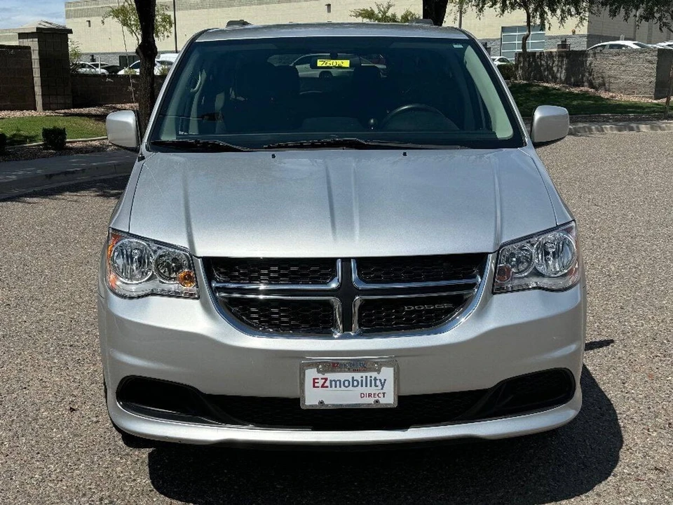 2011 Dodge Caravan - Image 10 of 15
