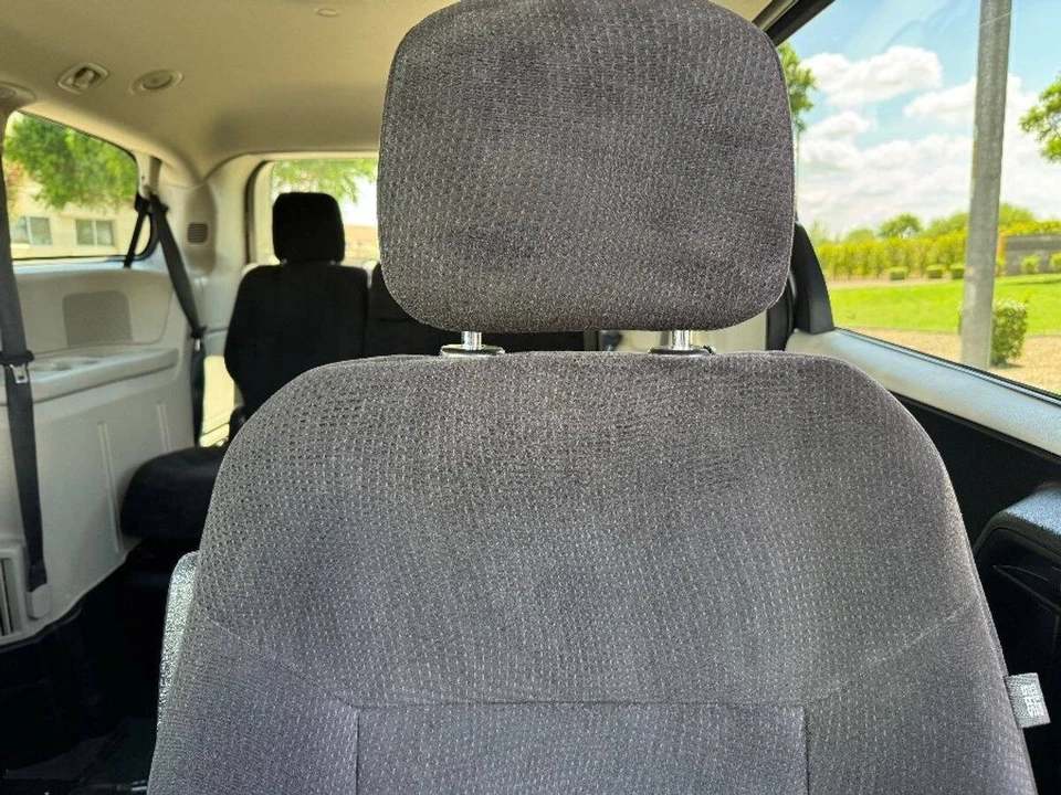 2011 Dodge Caravan - Image 7 of 15