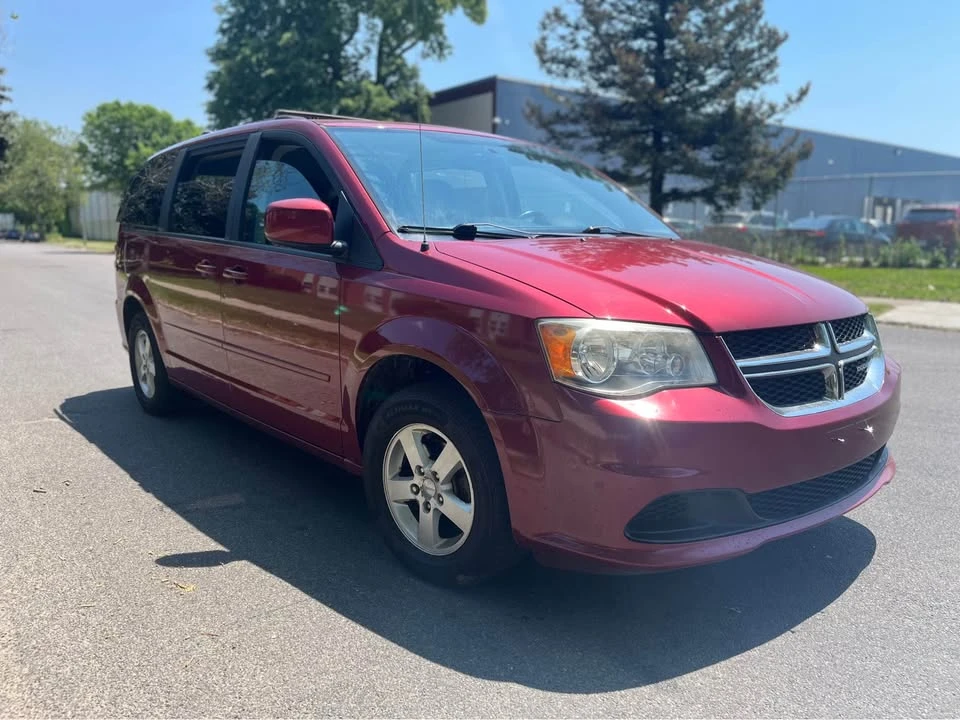 2011 Dodge Caravan - Image 3 of 9