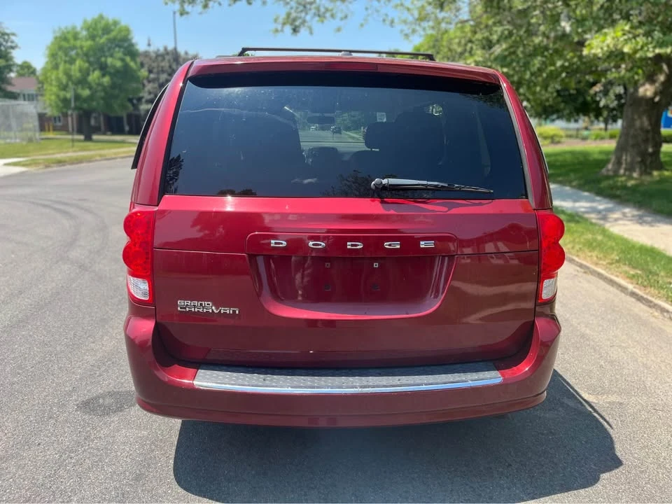 2011 Dodge Caravan - Image 7 of 9