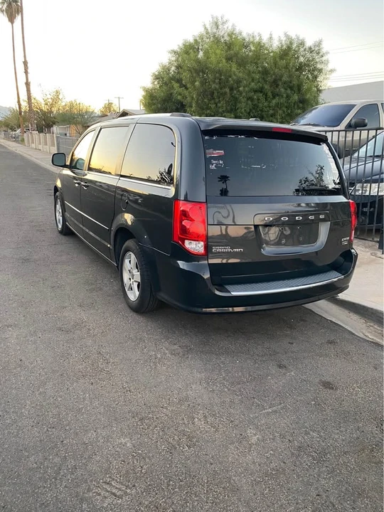 2011 Dodge Caravan - Image 4 of 7