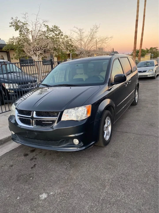 2011 Dodge Caravan - Image 3 of 7