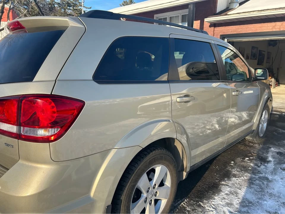 2011 Dodge Journey - Image 10 of 12