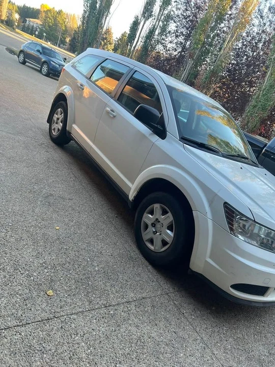 2011 Dodge Journey - Image 2 of 8