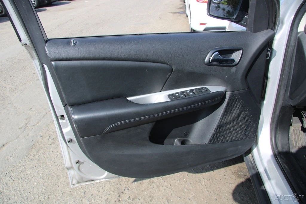 2011 Dodge Journey - Image 13 of 21