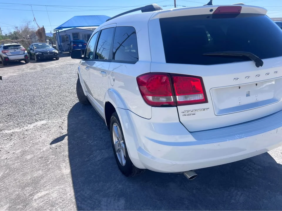 2011 Dodge Journey - Image 4 of 17