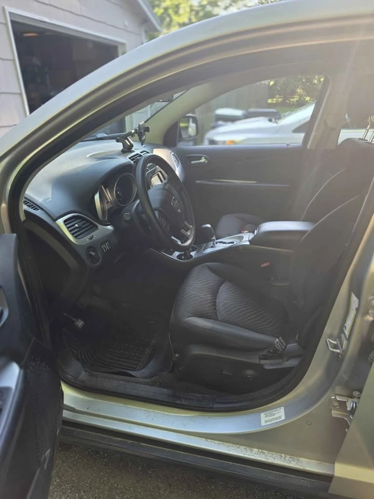 2011 Dodge Journey - Image 14 of 16