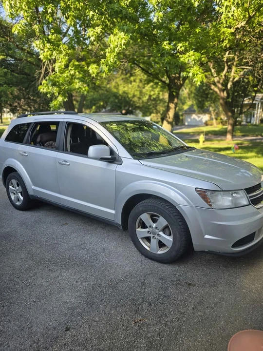 2011 Dodge Journey - Image 2 of 16