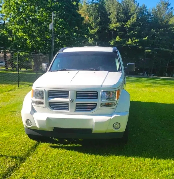 2011 Dodge Nitro - Image 2 of 8