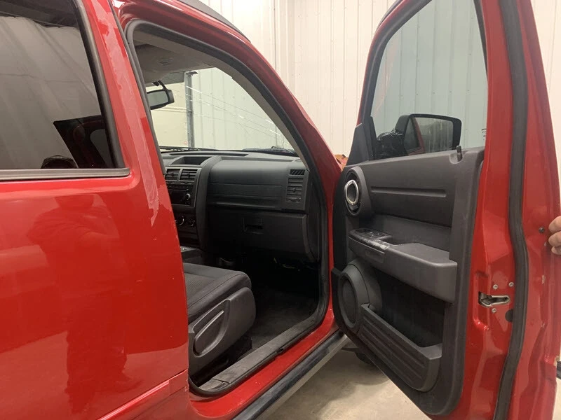 2011 Dodge Nitro - Image 16 of 20