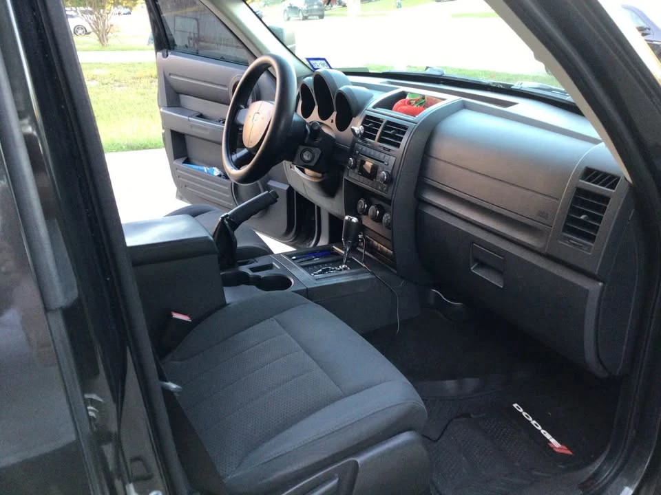 2011 Dodge Nitro - Image 6 of 10